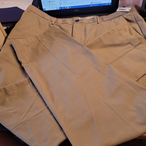 Man's  Chino Pants - Picture 7 of 9